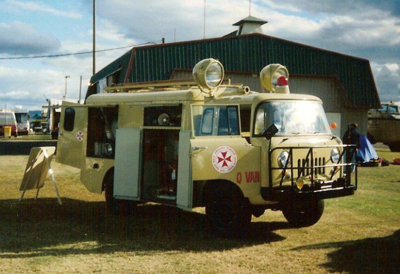 1961 Willys Jeep FC-170 4WD ambulance rescue  (2).jpg