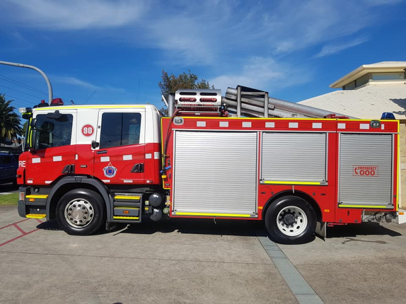 Fire Rescue Victoria - Pumper 90 - Photo by Tom S (3).jpg