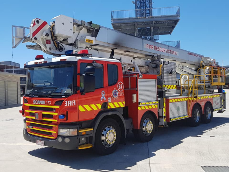 Fire Rescue Victoria - Spare Ladder Platform 87 - Photo by Tom S (2).jpg