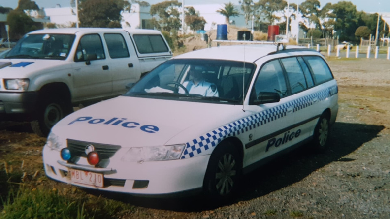 2002 Holden VY - Photo by Tom S (2).jpg