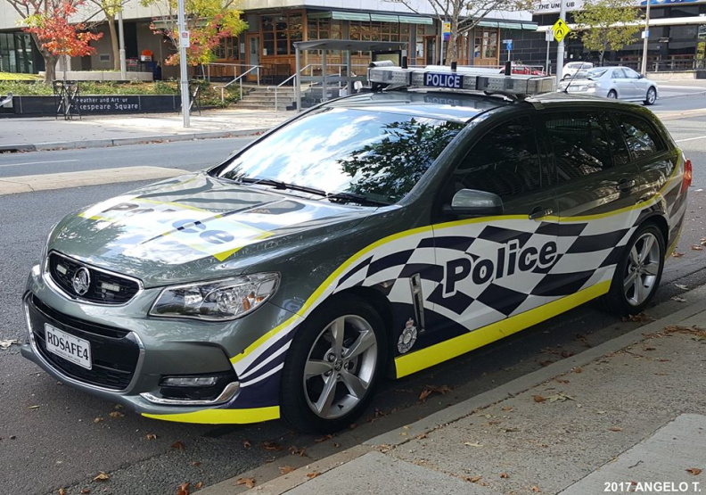 ACT Police Holden VF2 PSG - Photo by Angelo T (1).jpg
