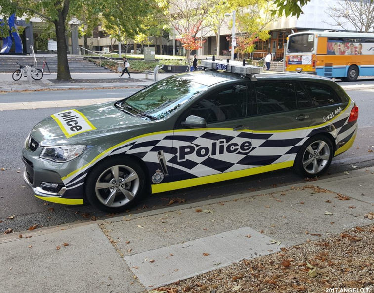 ACT Police Holden VF2 PSG - Photo by Angelo T (3).jpg