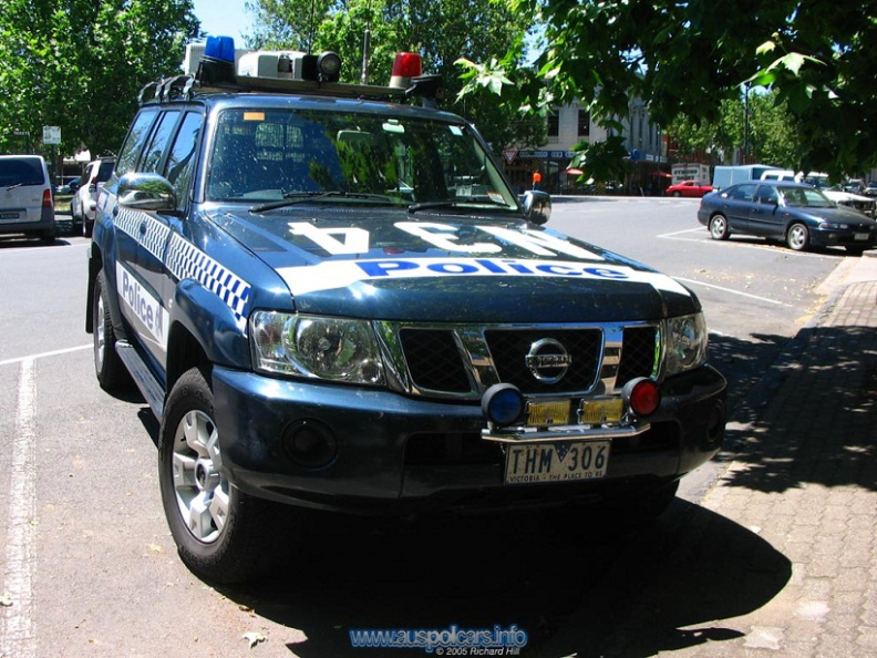 VicPol MCIU Blue Nissan Patrol - Photo by Richard H (1).jpg