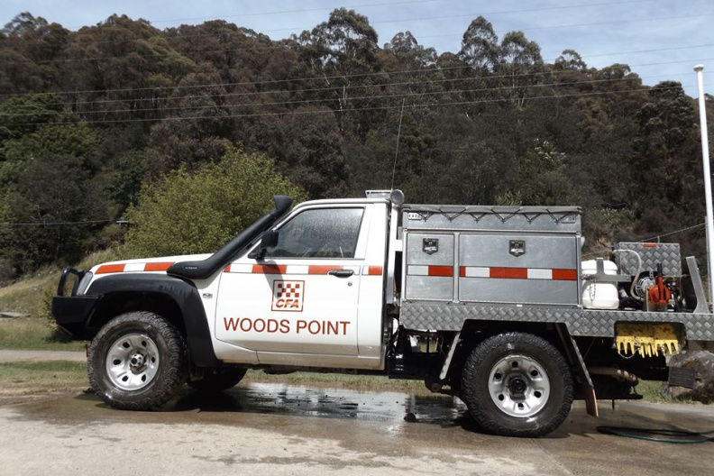 Vic CFA Woods Point Ultra Light Tanker - Photo by Marc A (4).jpg