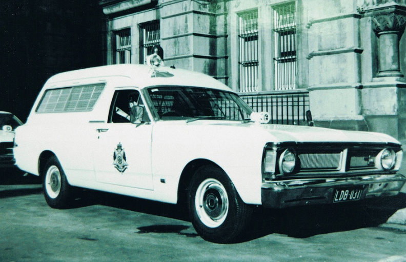 70's Ford Divi Van (1).jpg