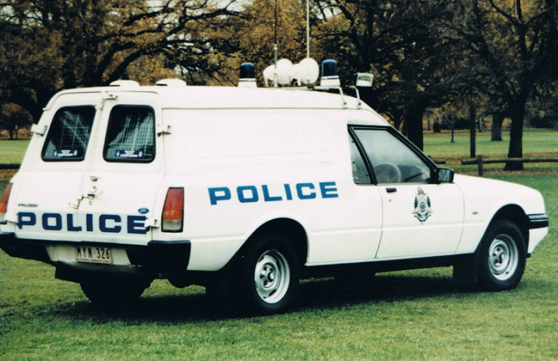 1985 Ford XF Van (2).jpg
