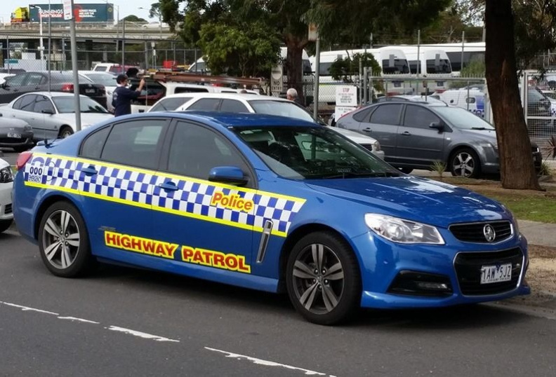 VicPol Highway Patrol Holden VF Semi Marked Perfict Blue (14).jpg