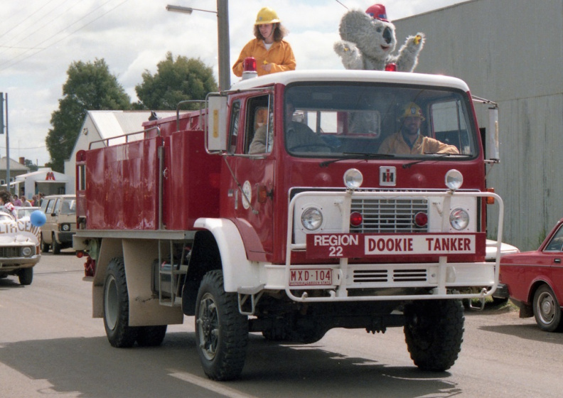 MXD 104 - Dookie Tanker 1989 - Photo by Keith P.jpg