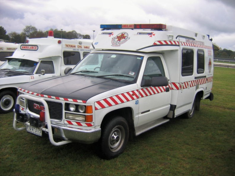 1999 GMC Ambulance (16).JPG