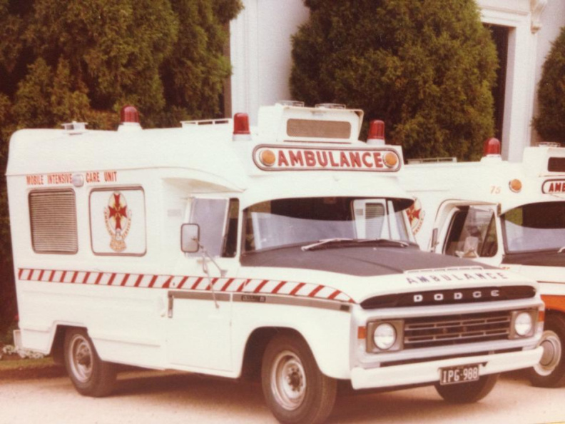 1976 Dodge Ambulance (1).jpg