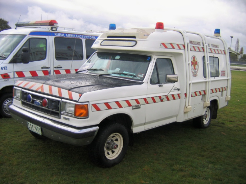 1990 Ford Ambulance (2).JPG