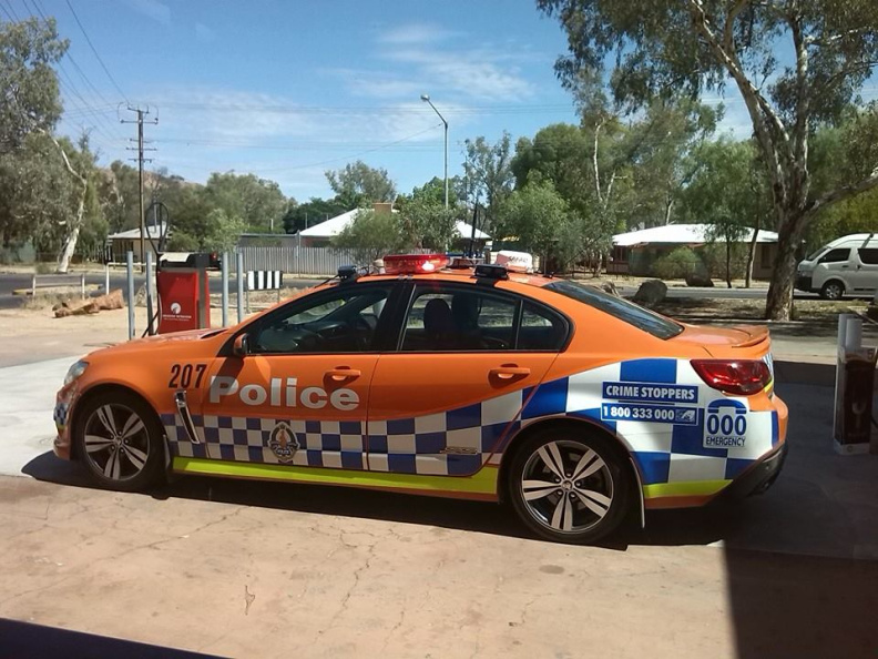 NT Police Holden VF Orange (3).jpg