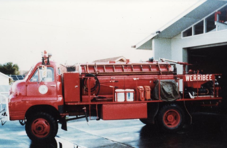 7 1962_Bedford_Tanker_4WD_-_In_service_July_1978_-_Oct_1985.JPG