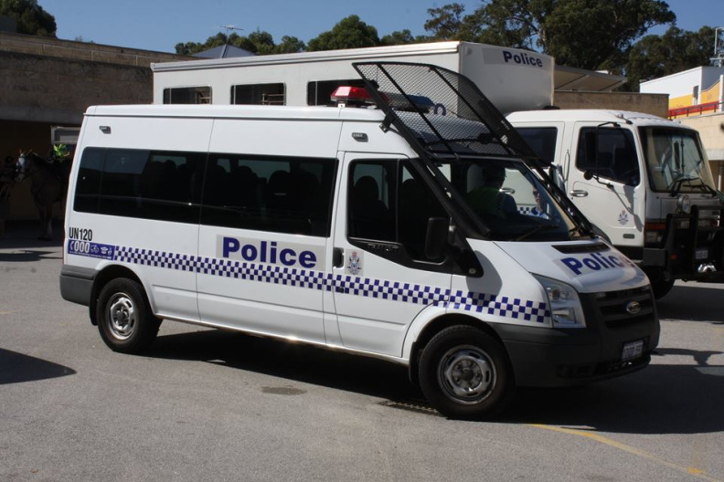 WA Police Ford Transit (2).jpg