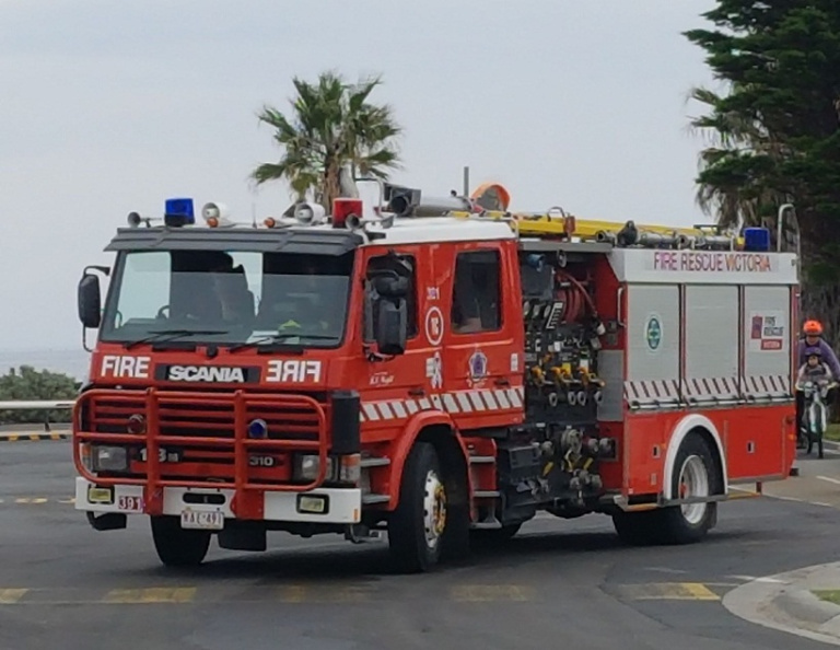 Fire Rescue Victoria - Ultra Large 1 - Photo by Tom S (3).jpg