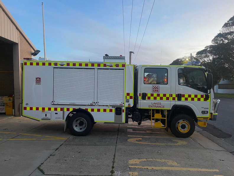 Lakes Entrance Rescue Support - Photo by Ryan F (2).jpg