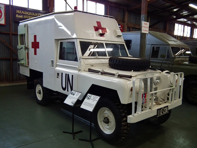 1963 Land Rover Series 2A 109in WB ambulance - United Nations3.jpg