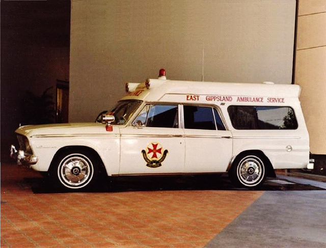 1964 Studebaker Cruiser ambulance2.jpg