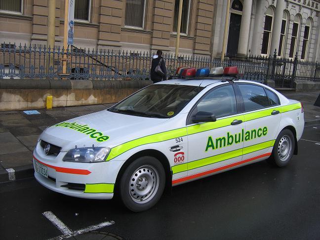 Tasmania Ambulance Holden VE (1).JPG