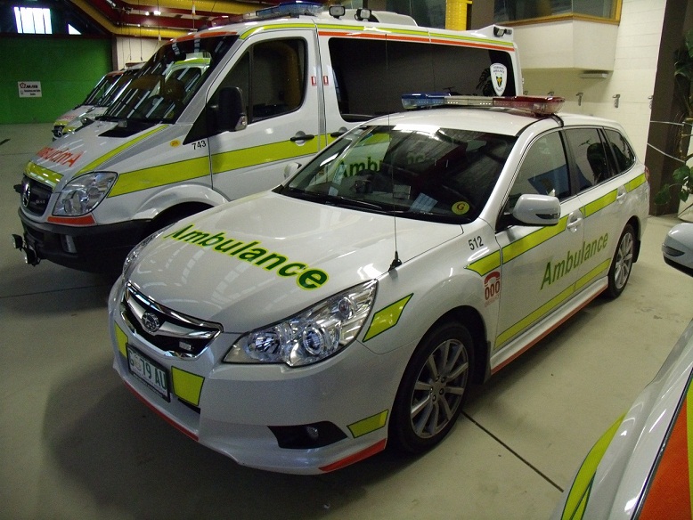 Tasmania Ambulance Suburu Station Wagon (4).JPG