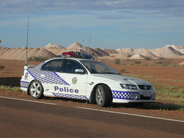 SAPol - Highway Patrol Holden VZ (1).jpg