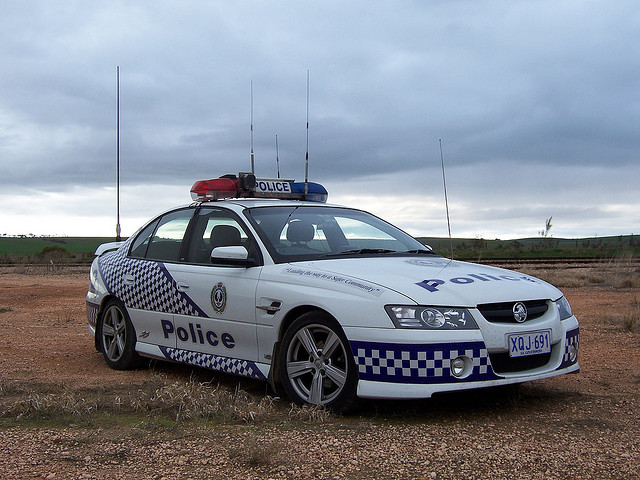 SAPol - Highway Patrol Holden VZ (7).jpg