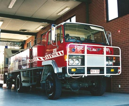 Vic CFA Old Ballarat City Hino Tanker (1).jpg