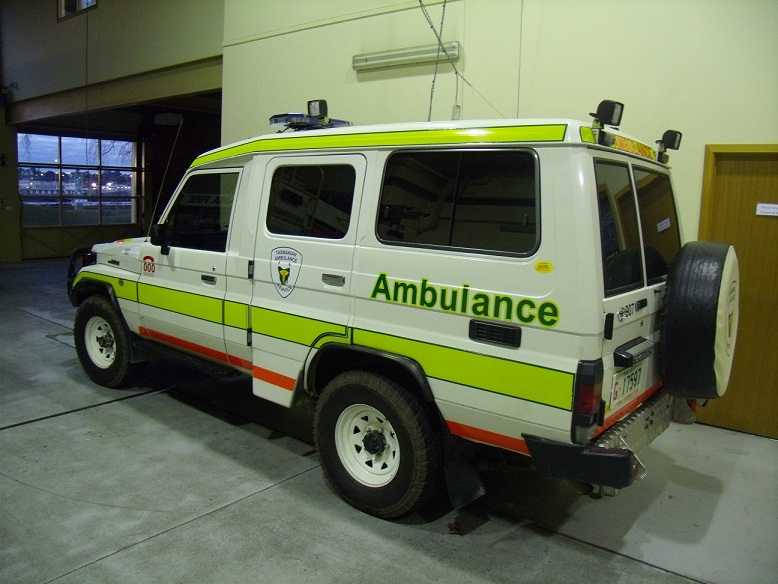 Tasmania Ambulance Land Cruiser (3).JPG