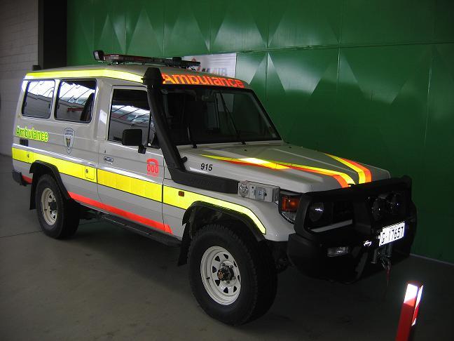 Tasmania Ambulance Land Cruiser (10).JPG
