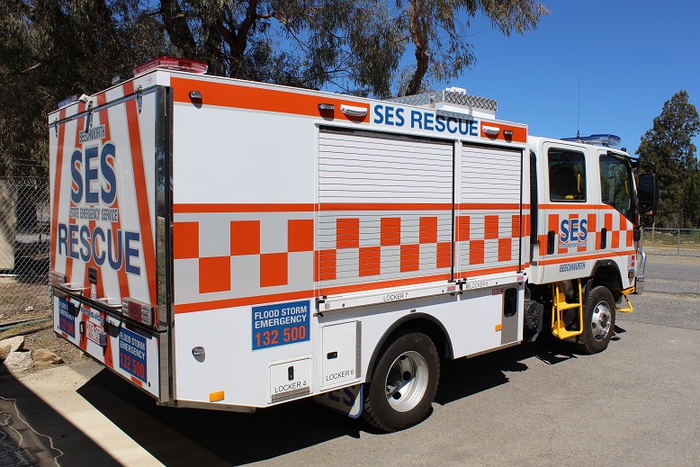 Vic SES Beechworth Rescue - Photo by Tom S (3).JPG