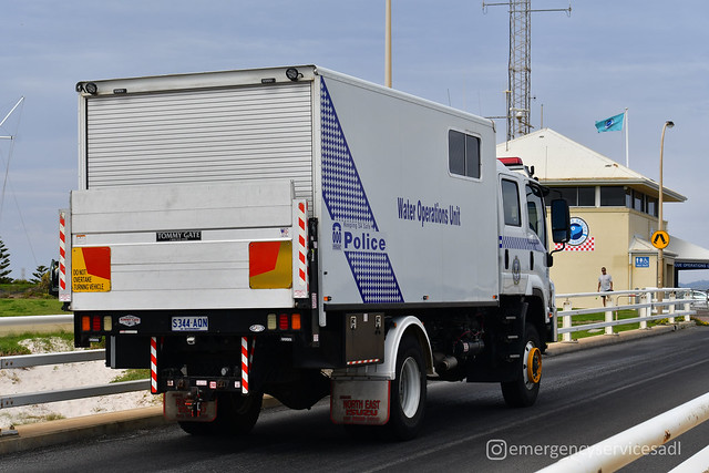Isuzu - Photo by Emergency Services Adelaide (2).jpg