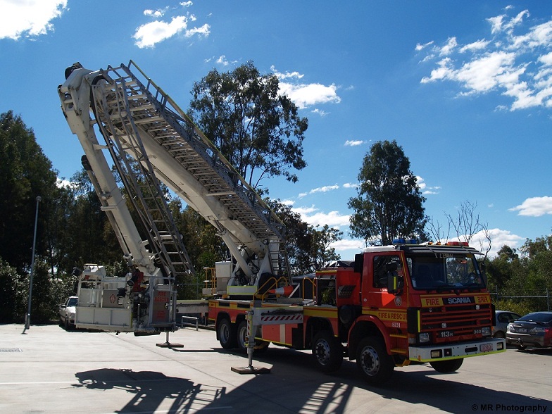 QFES Fire Rescue Durack Old Ladder Platform - Photo by Mitch R (2).JPG